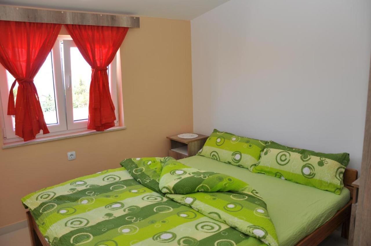 Eva Apartment Gornji Karin Exterior photo